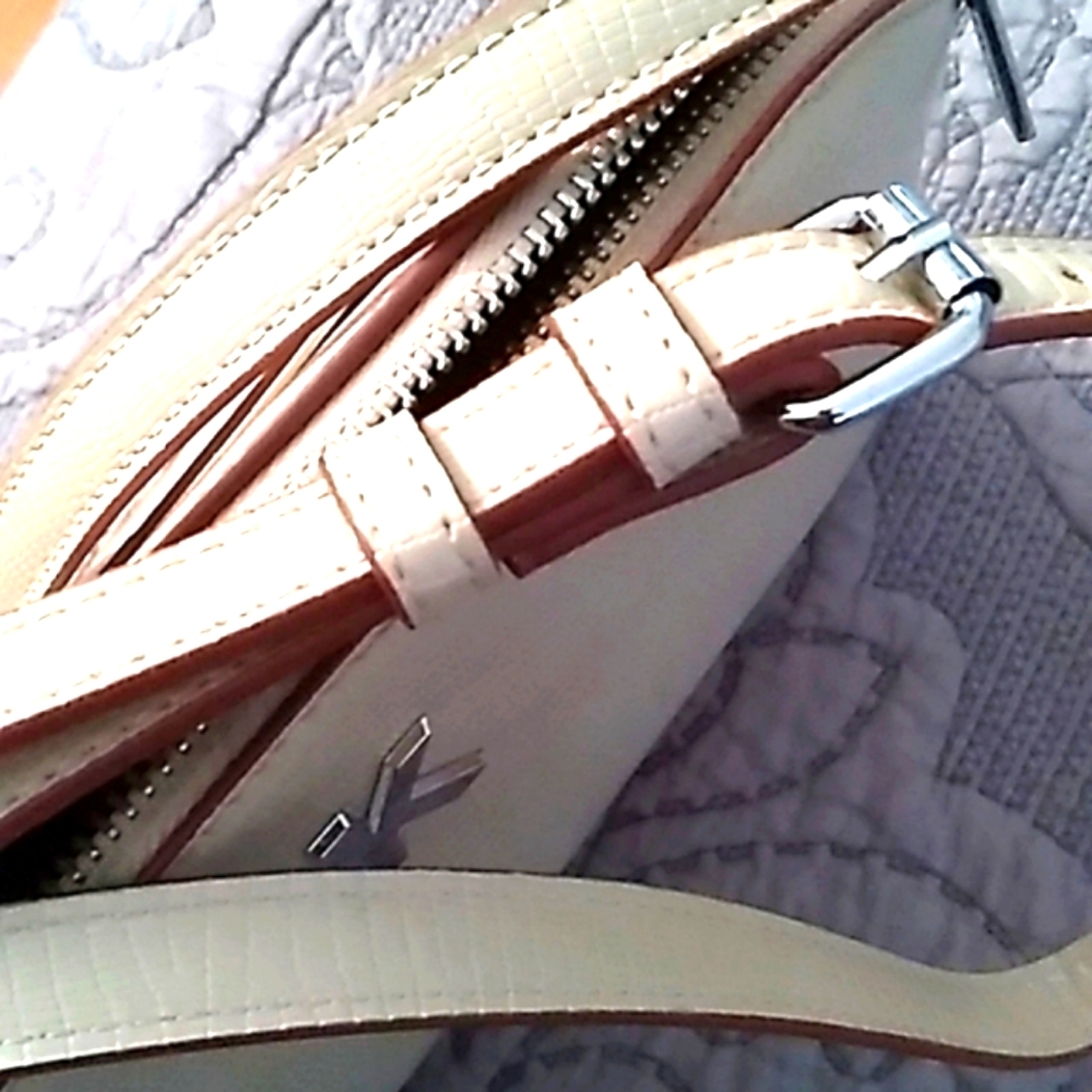 Anne Klein Crossbody! - Picture 7 of 9